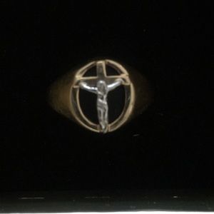 14k gold crucifix ring